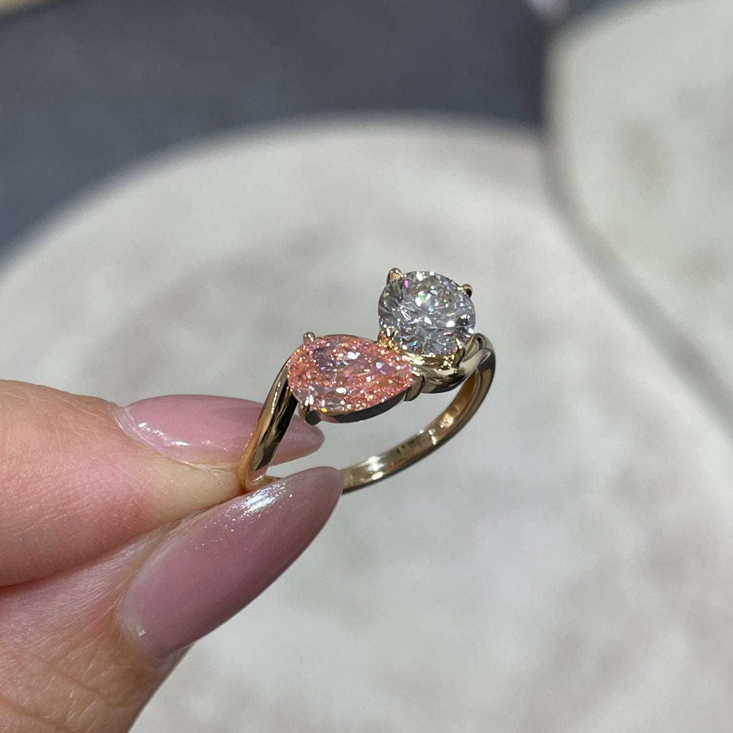 IGI lab pink diamond Pear 1ct with lab diamond round 1ct toi et moi wavy ring