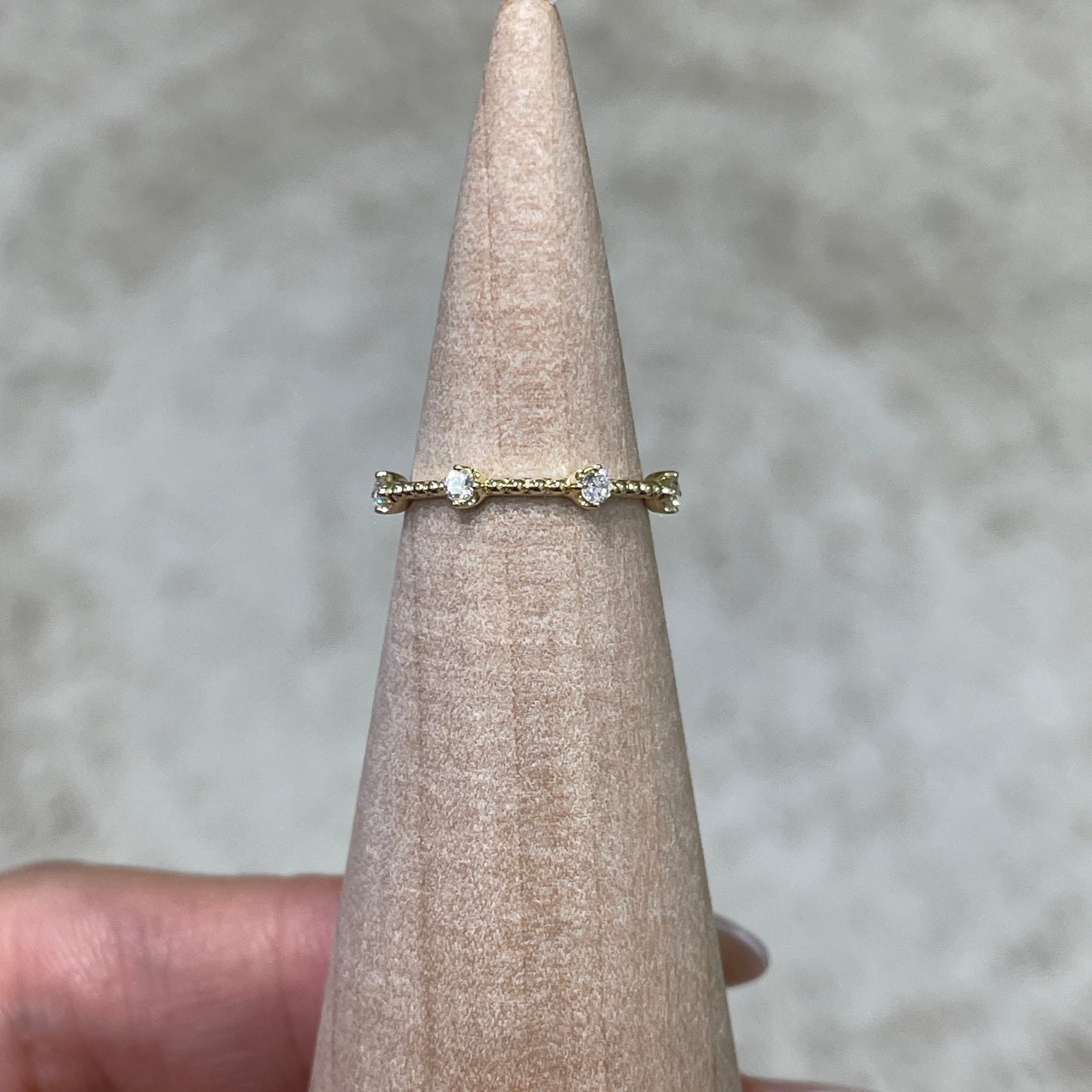 9k Lab diamond Round 0.16ct compass four-prong full milgrain pinky ring