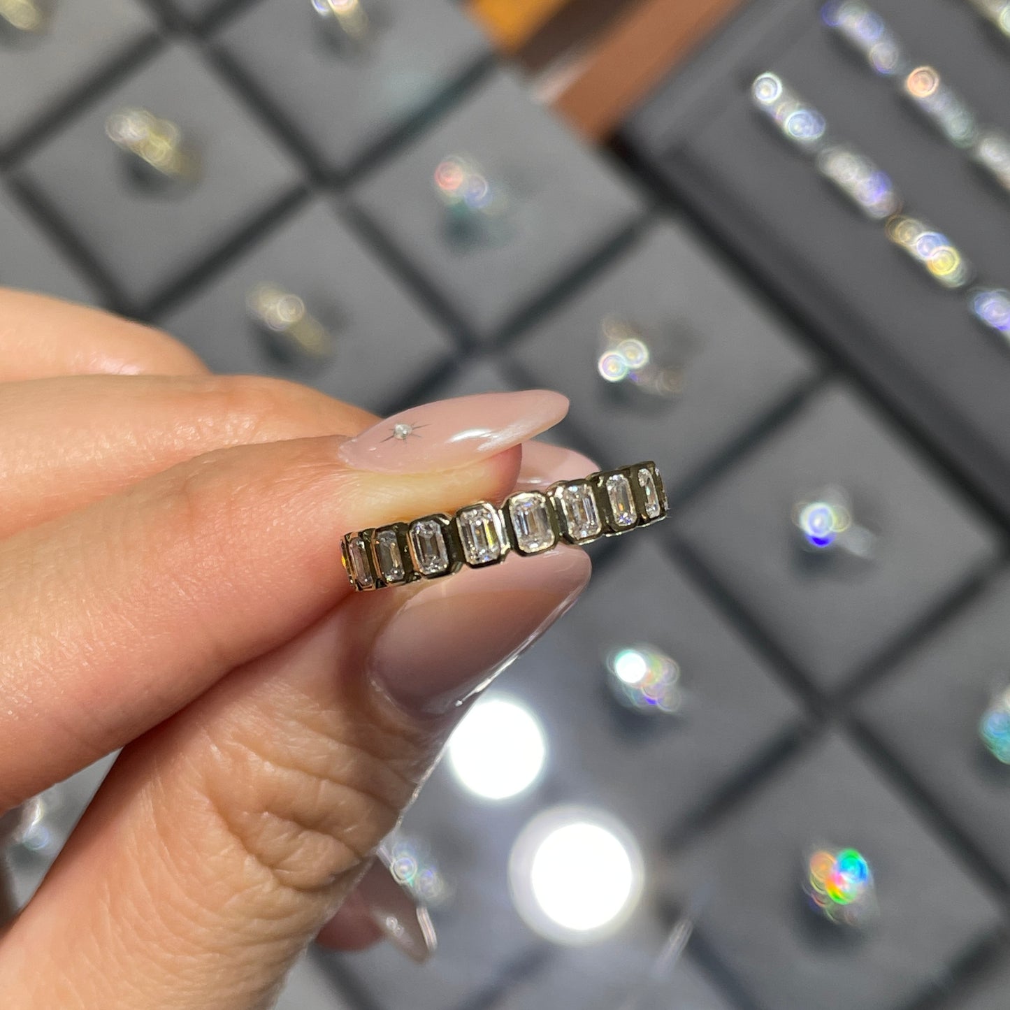 9k Lab diamond oval & emerald cut 1.3ct bezel half half full eternity ring