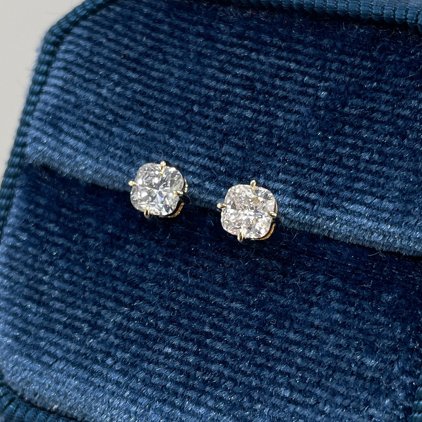 Lab diamond cushion cut 0.9ct four-prong compass stud earrings -pair