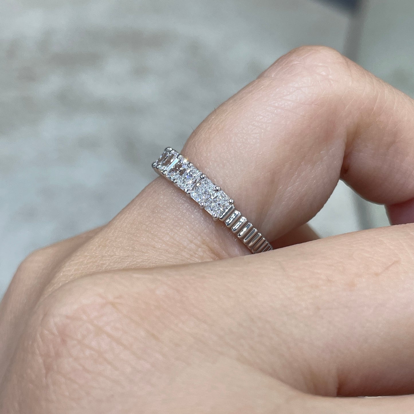 9k Lab diamond Radiant cut 1.1ct half eternity straight vertical line band ring