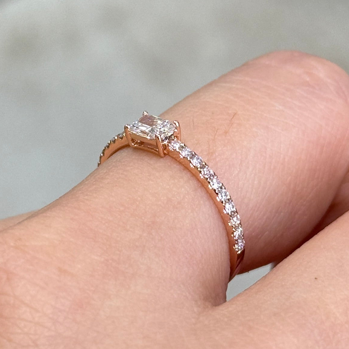 Lab diamond Radiant cut 0.5ct four-prong pave ring