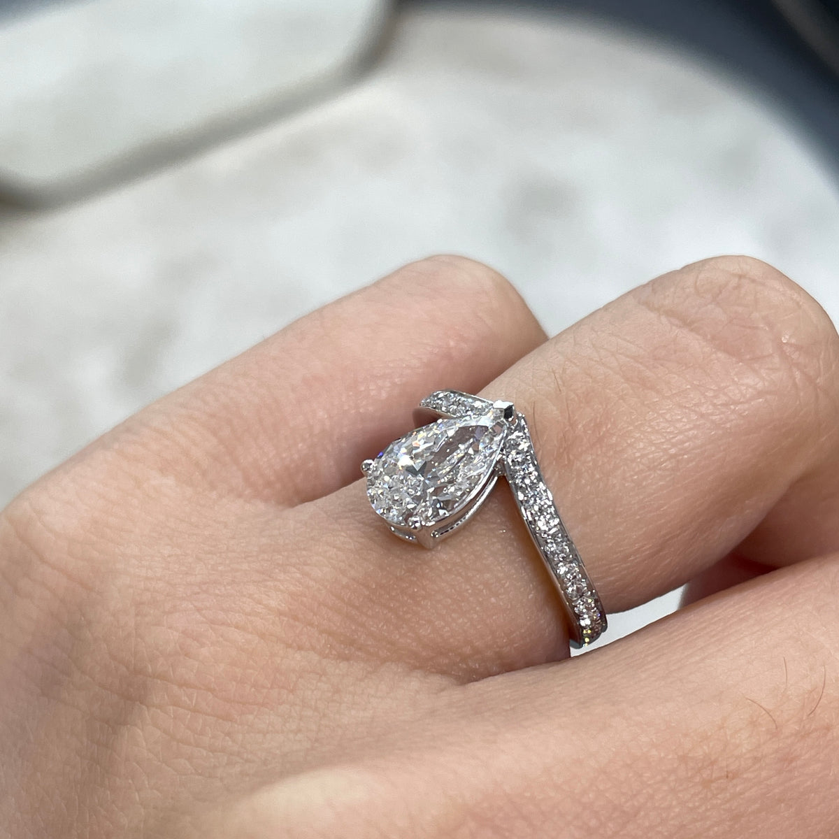 IGI Lab diamond Pear shape 1.5ct v shape channel set ring