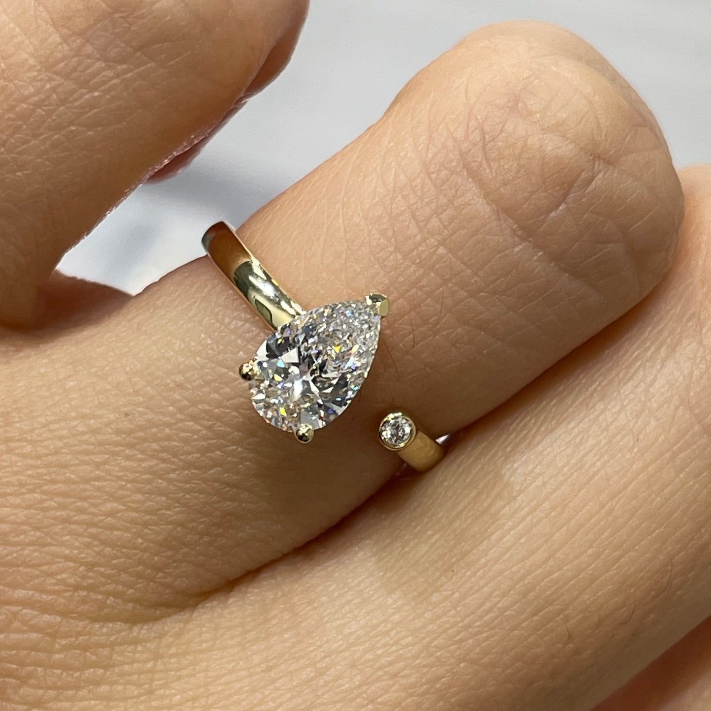 Lab diamond pear shape 1ct open ring