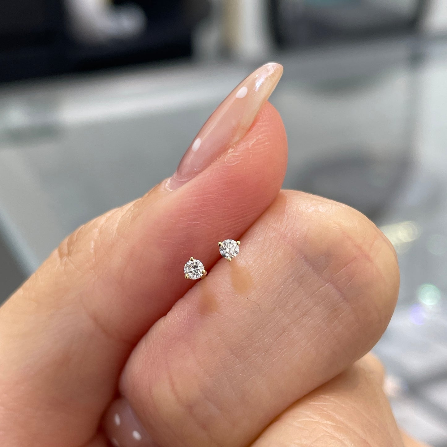 Lab diamond round 3pt three-prong stud earring-each