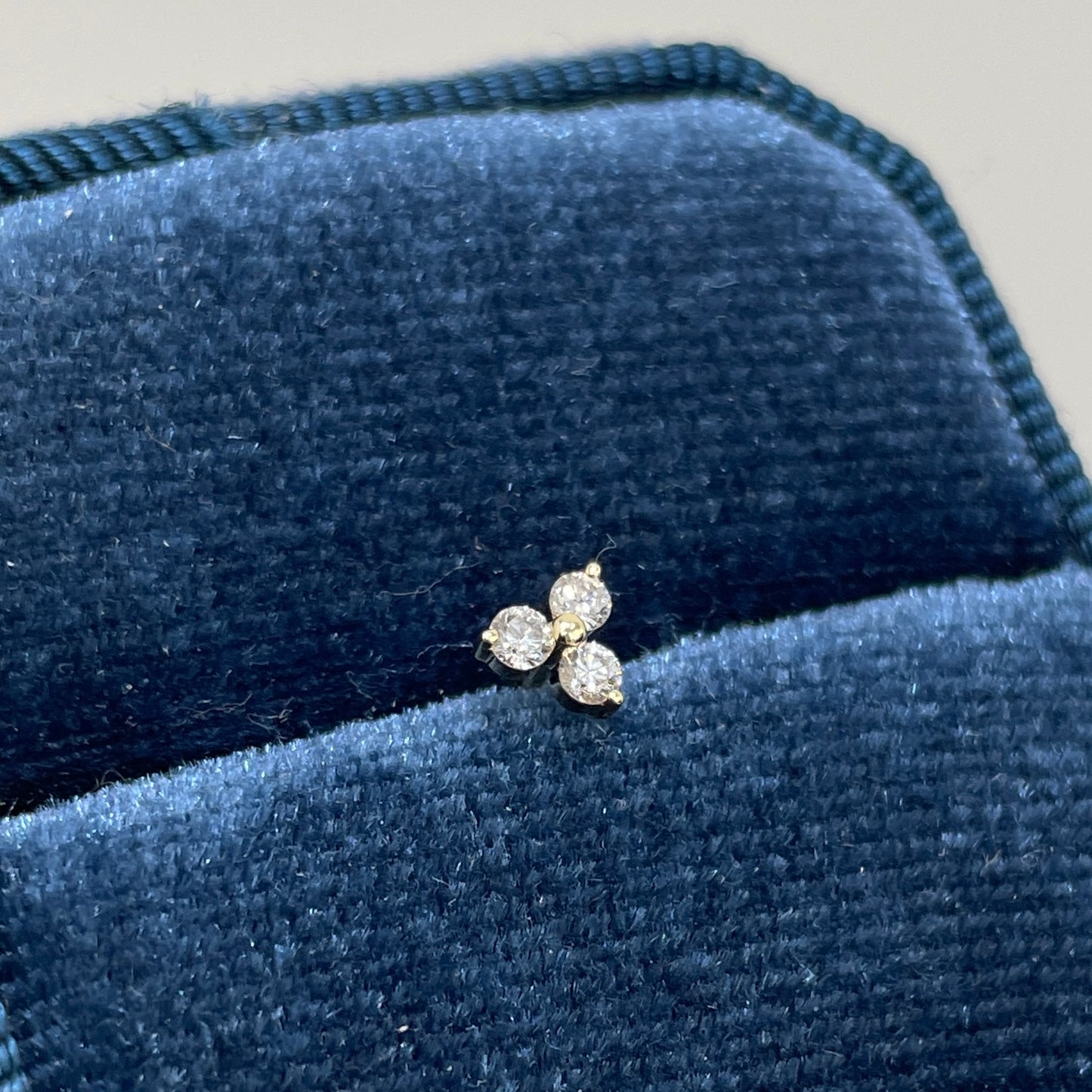 lab diamond round 0.1ct three leaf stud earring-each