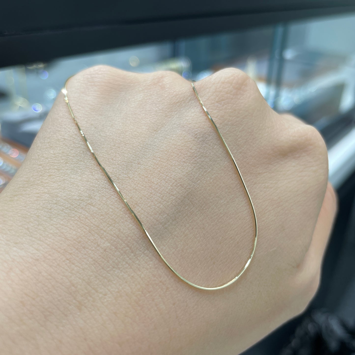 18k skinny snake ankle brcaelet