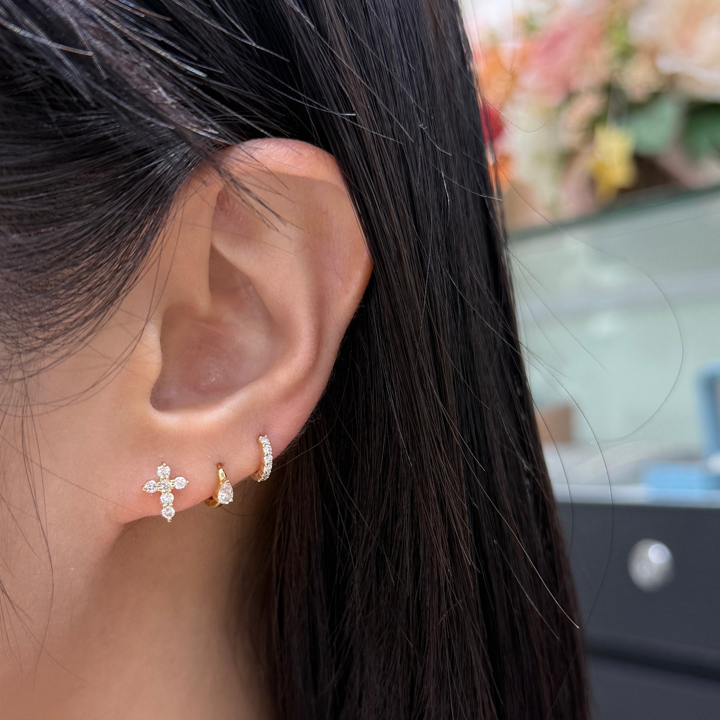 Lab diamond round 0.2ct cross stud earring-each