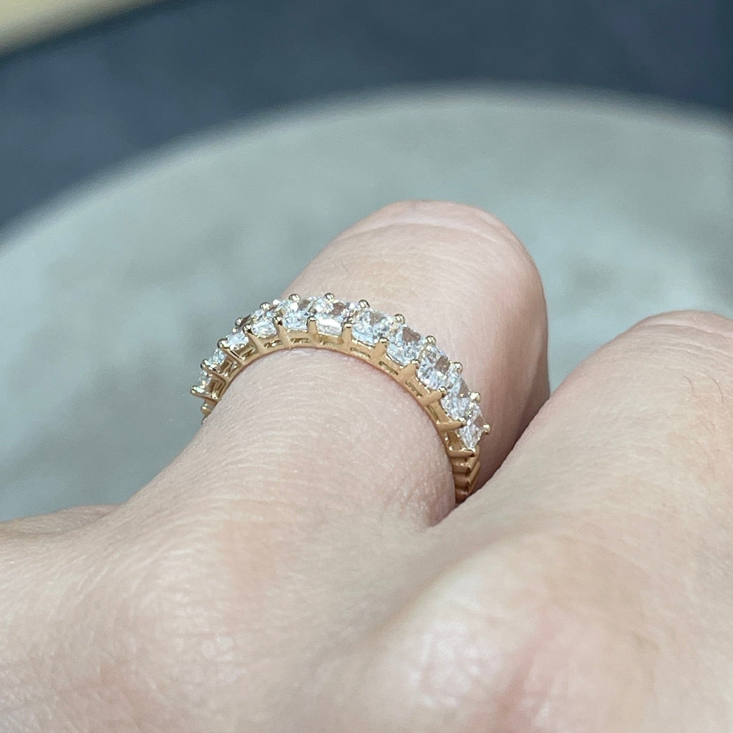 9k Lab diamond Radiant cut 1.1ct half eternity straight vertical line band ring