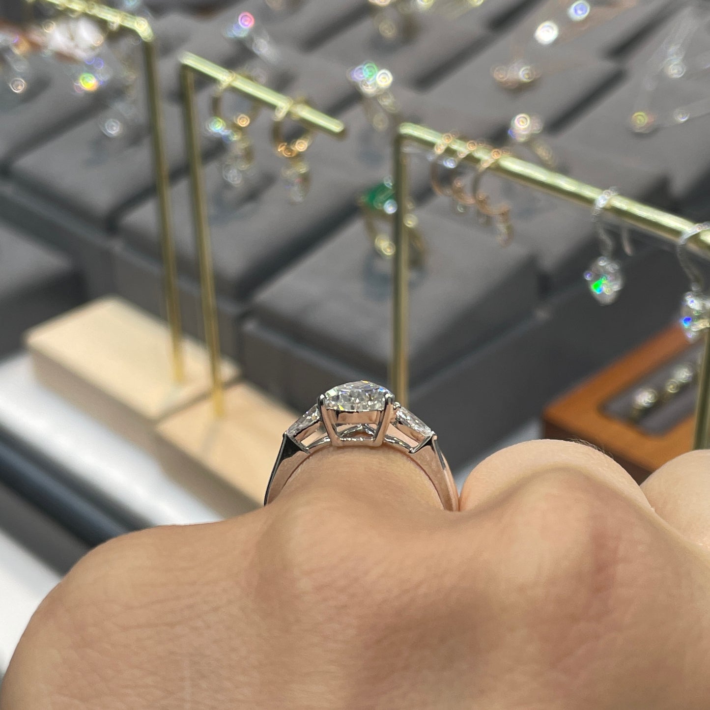 IGI lab diamond Pear 2.4ct three stone setting ring