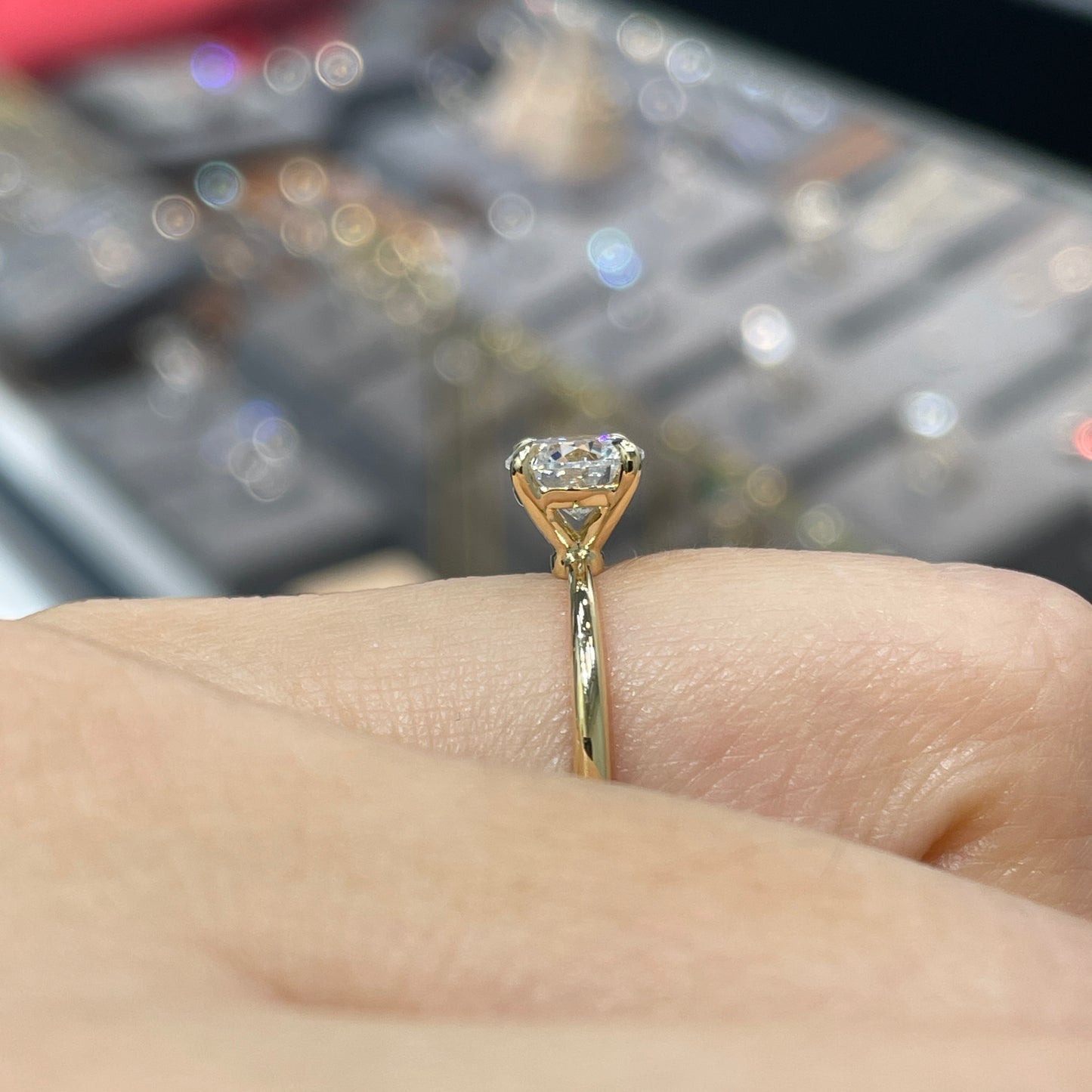 IGI lab diamond round 1ct four-prong ring