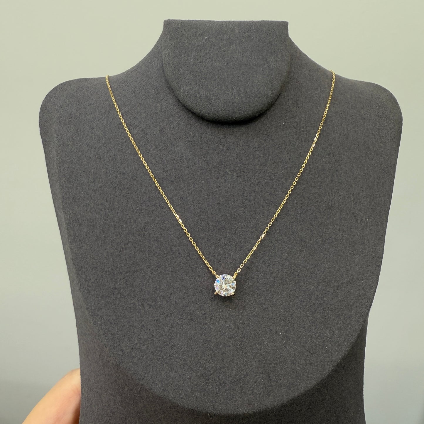 Lab diamond round 1ct classic four-prong necklace