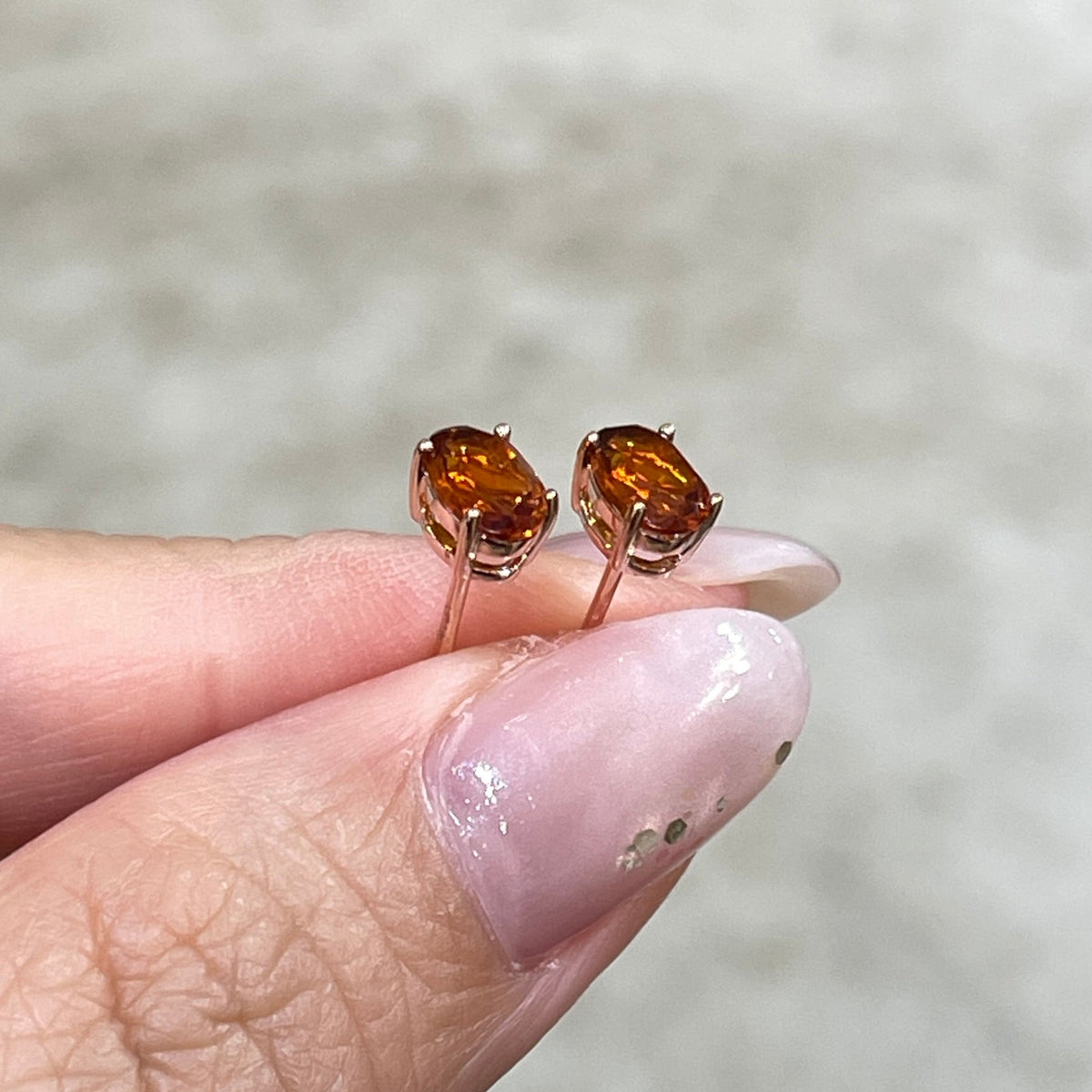 9k natural madeira citrine oval shape 1ct four-prong stud earrings - pair