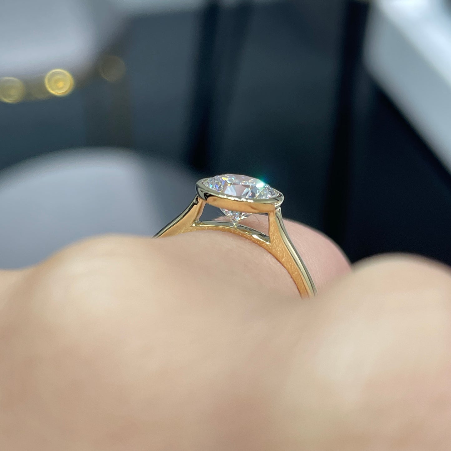 Lab diamond round 1ct Bezel ring