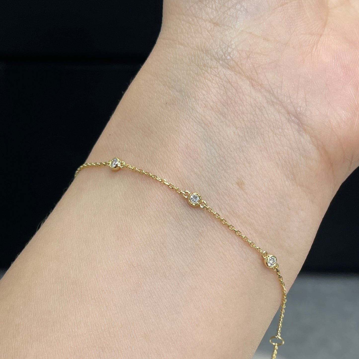 Natural Diamond round 0.1ct three bezel bracelet