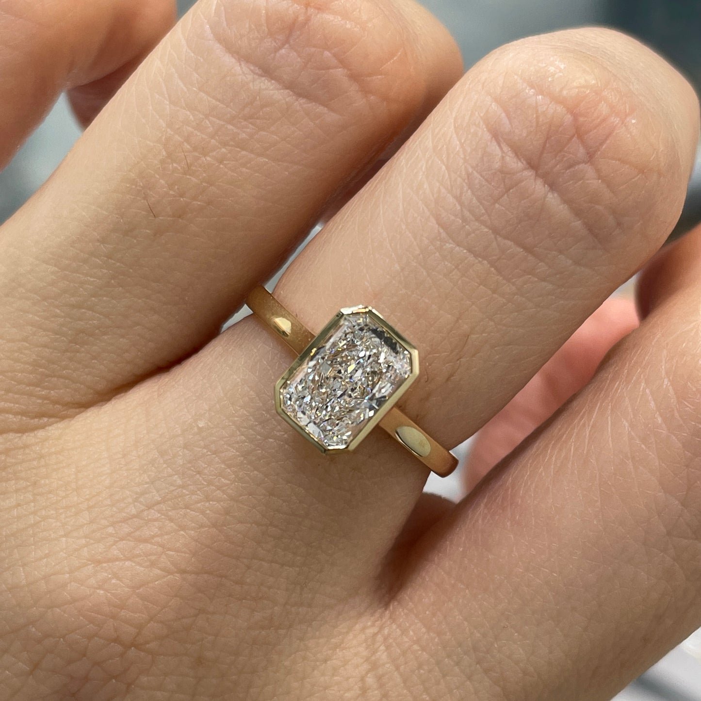 IGI Lab diamond Radiant cut 1.5ct bezel ring