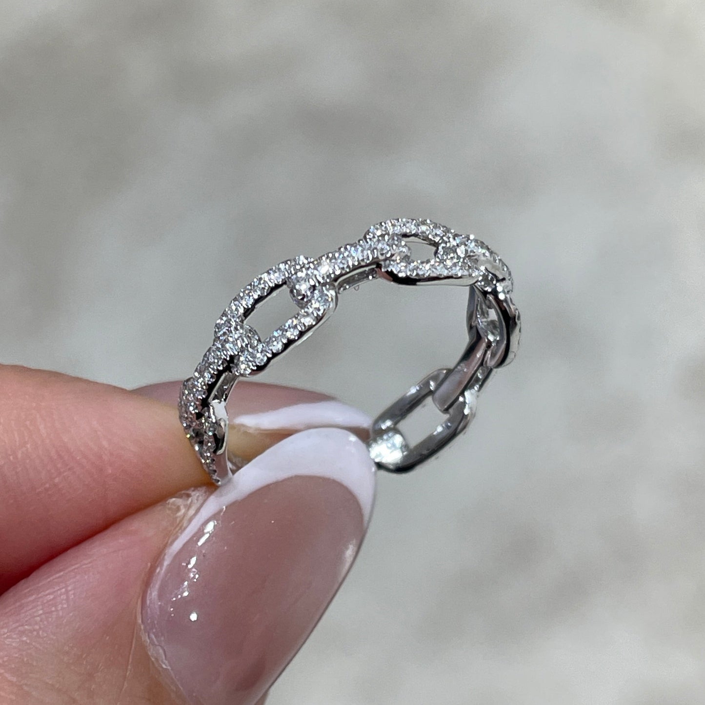 9k Lab diamond round 0.3ct chain link ring