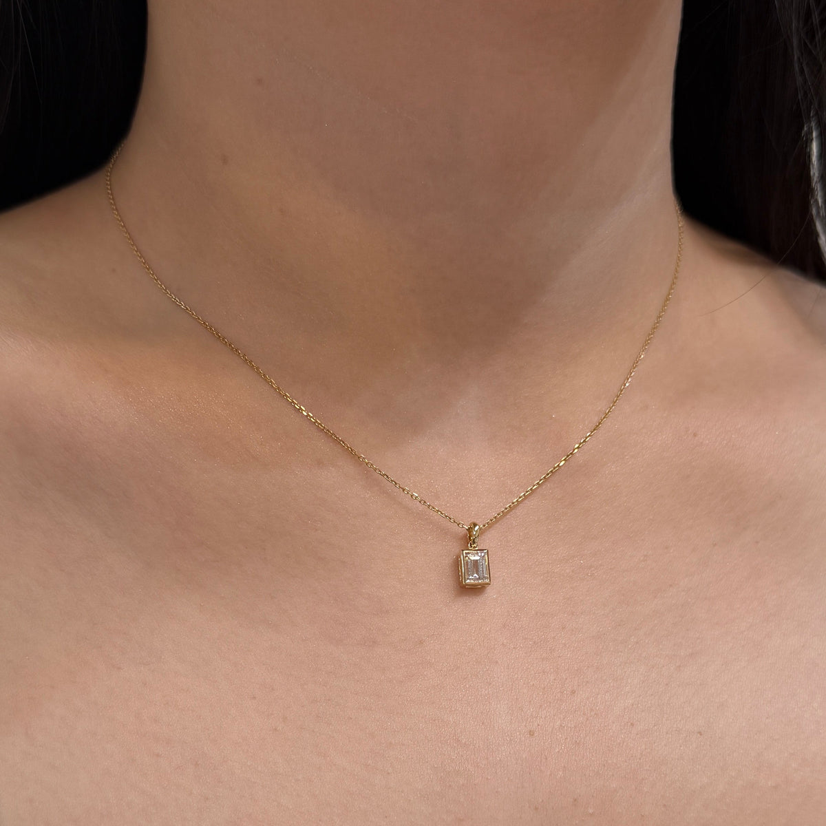 14k Lab diamond baguette cut 0.7ct bezel open clip pendant