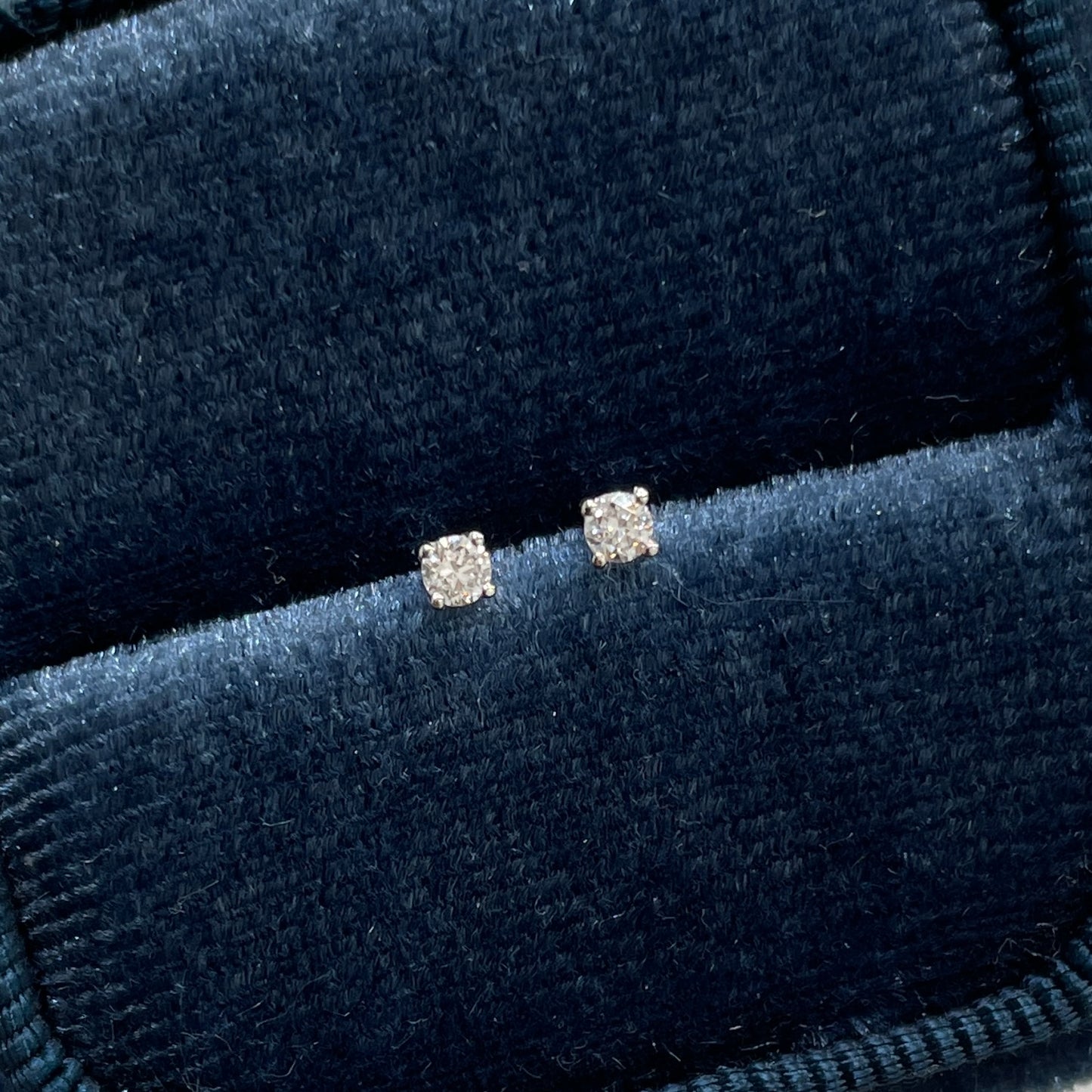 Lab diamond round 0.1ct four-prong stud earrings - pair