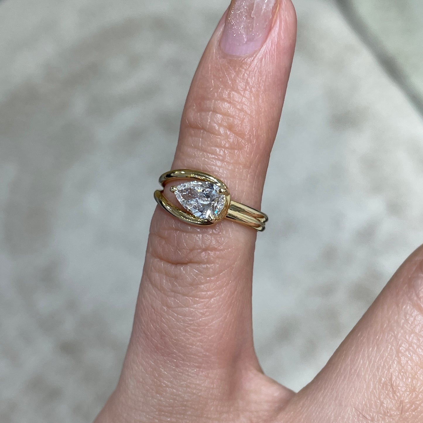 9K Lab diamond pear shape 0.5ct knot pinky ring