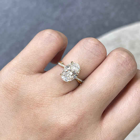 IGI Lab diamond Oval shape 3ct four-prong underhalo pave twisted band ring