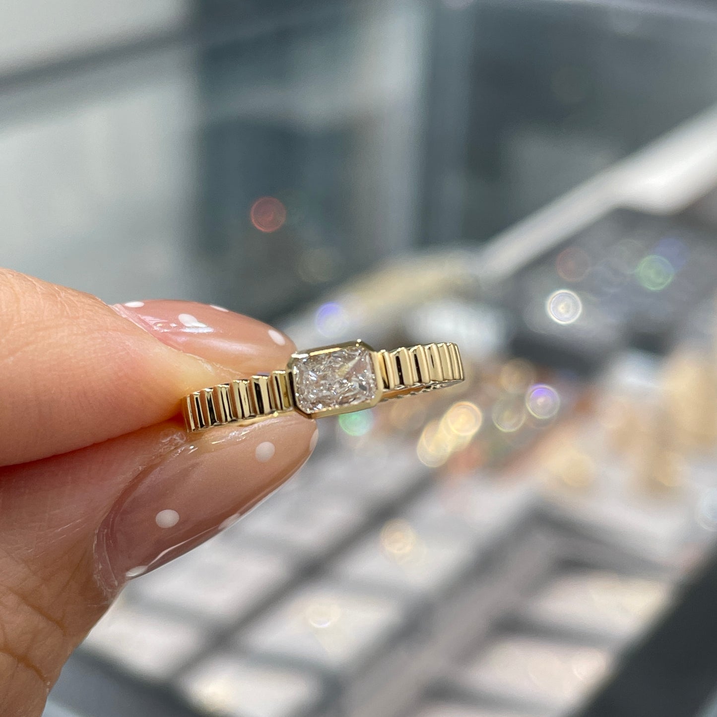 Lab diamond radiant cut 0.3ct horizontal bezel set with vertical line band ring