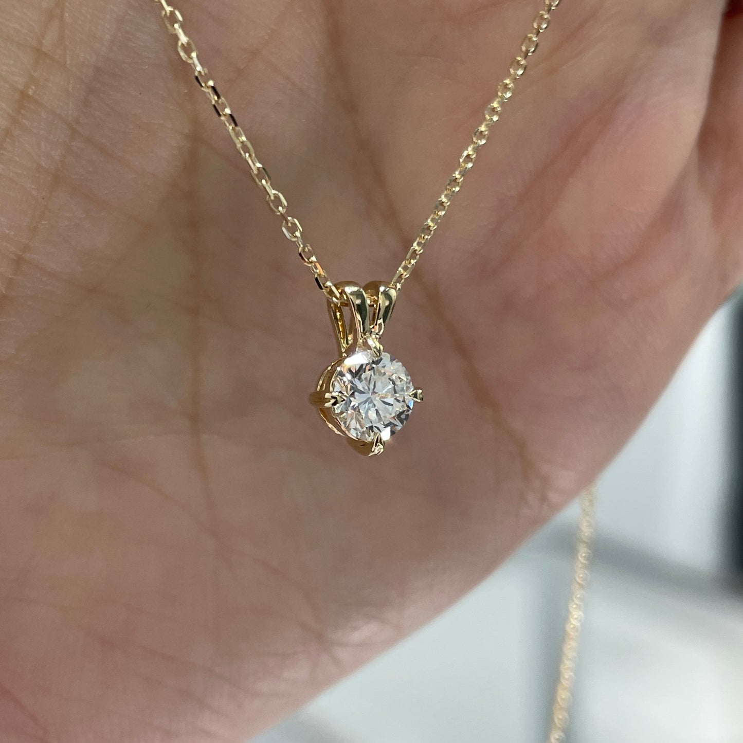 Lab diamond round 0.5ct four heart-prong compass pendant with necklace