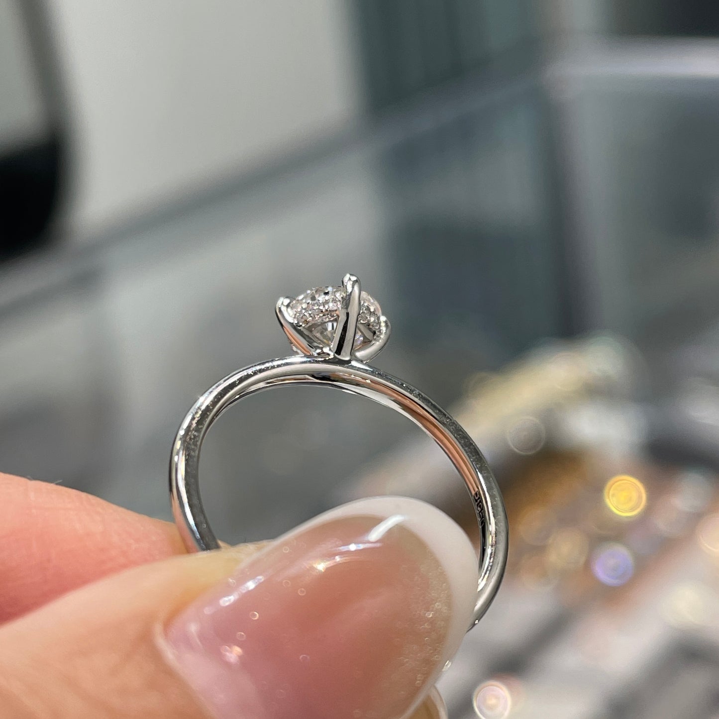 IGI Lab diamond round 0.7ct compass underhalo ring