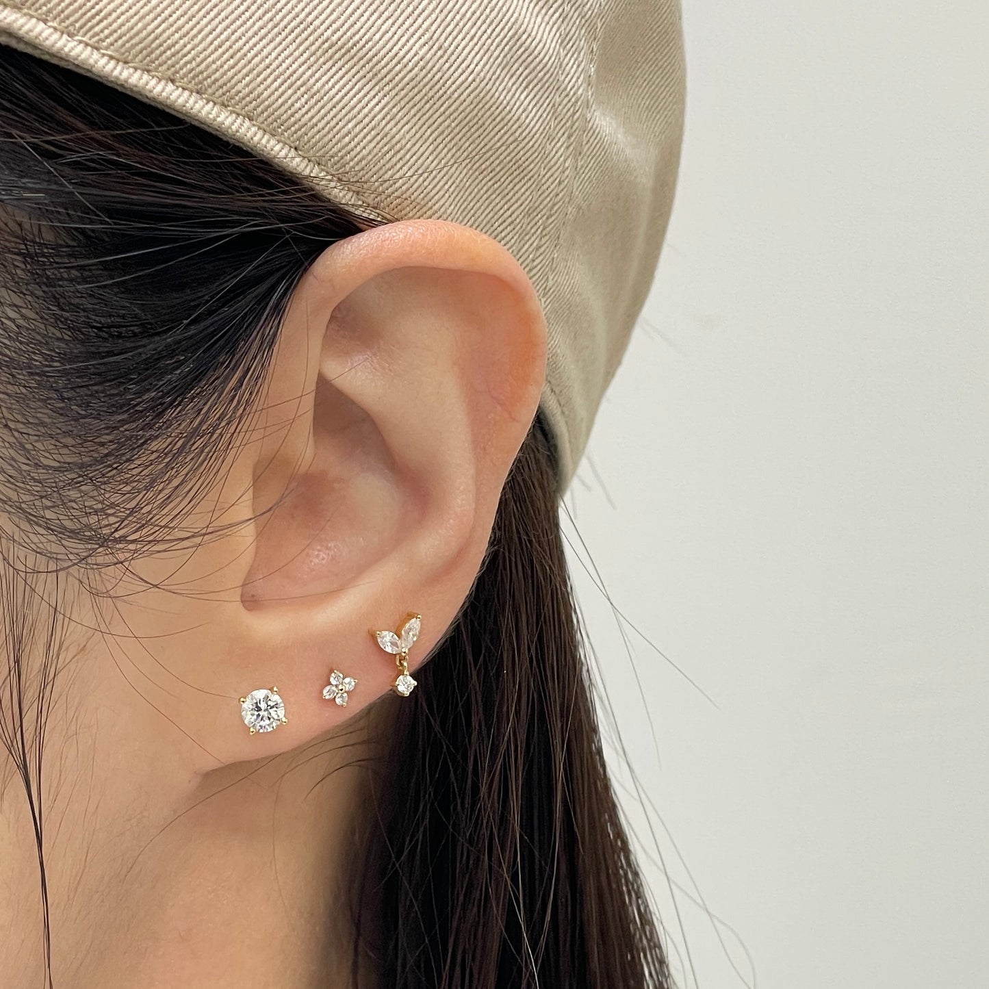 Lab diamond Round four-leaf baby flower stud earring - each