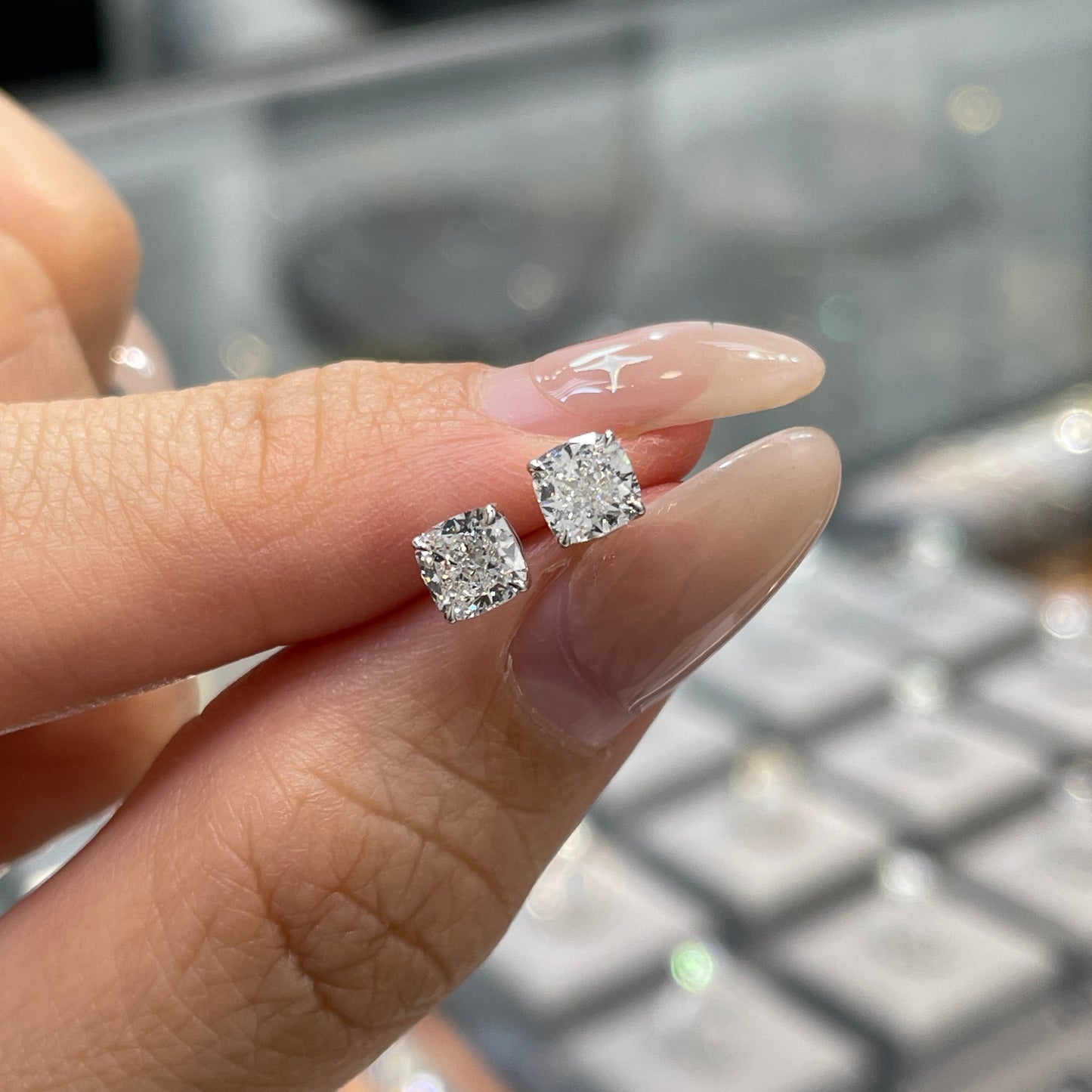 Lan diamond cushion cut 1ct four-prong stud earrings -pair