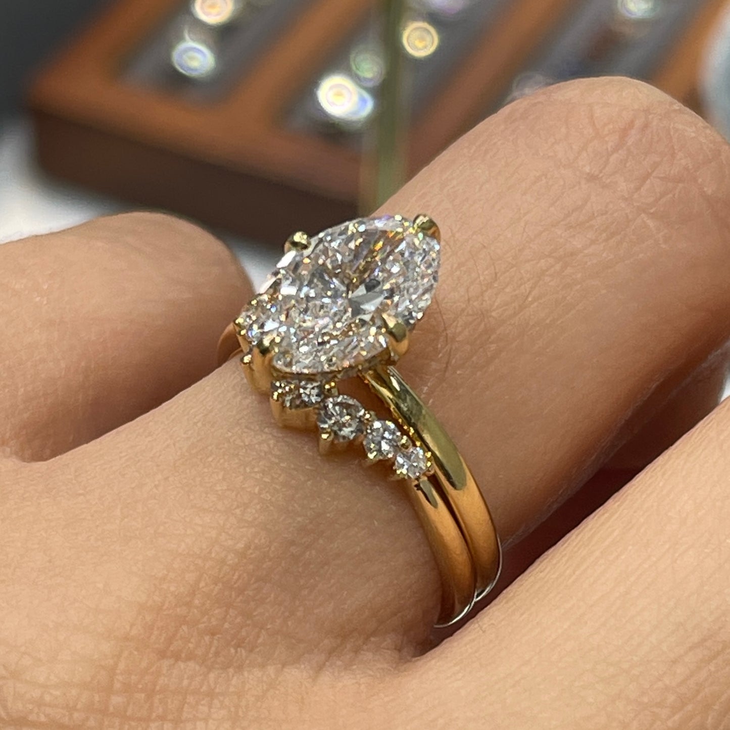 IGI lab diamond Oval shape 2ct compass underhalo ring