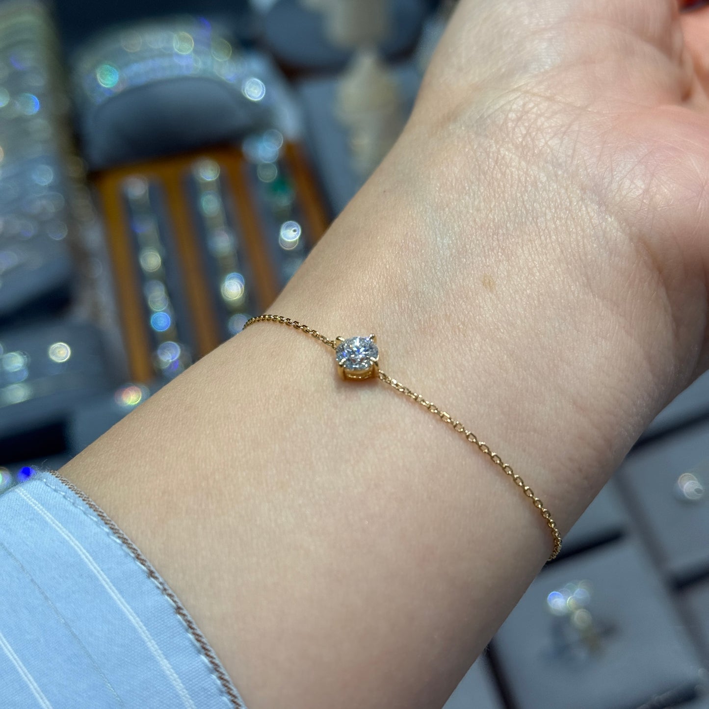 Lab diamond round 0.5ct compass four-prong bracelet
