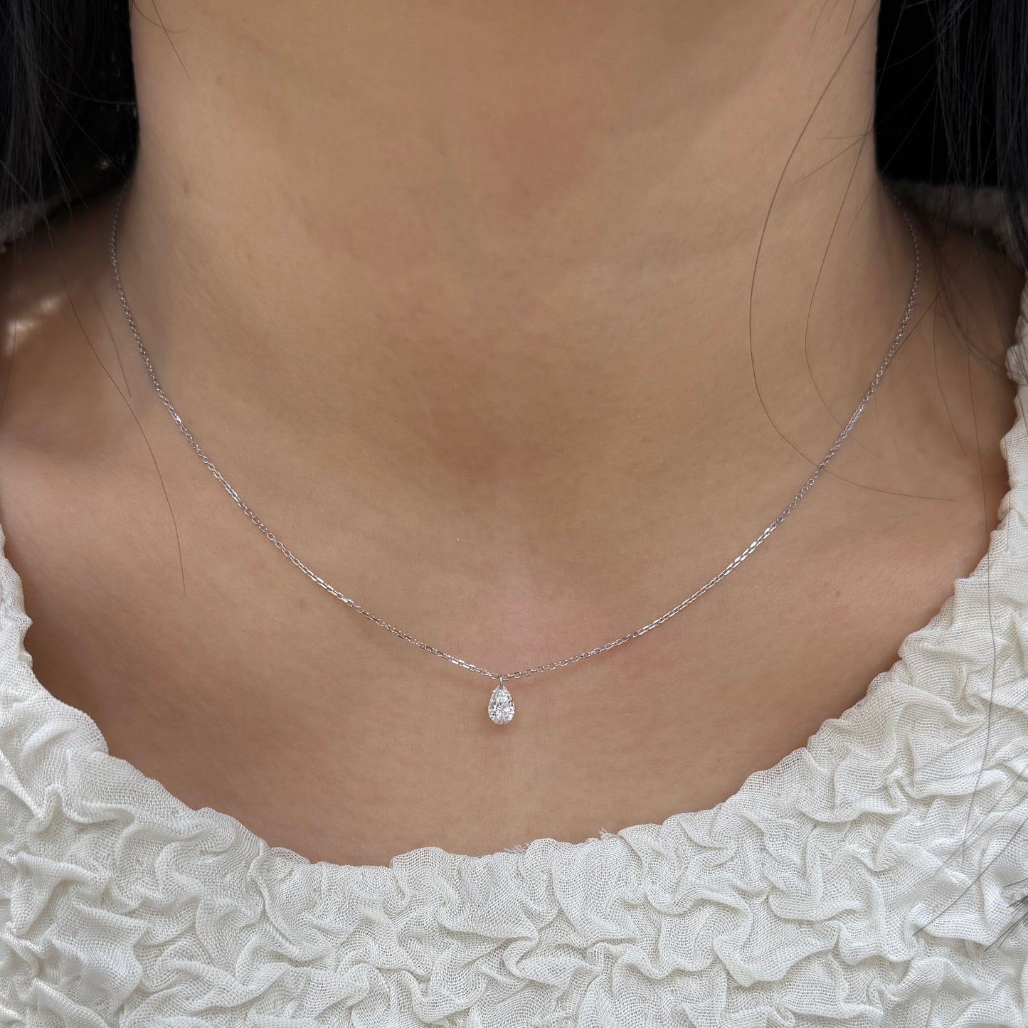 Lab diamond Pear shape 0.3ct Floating necklace