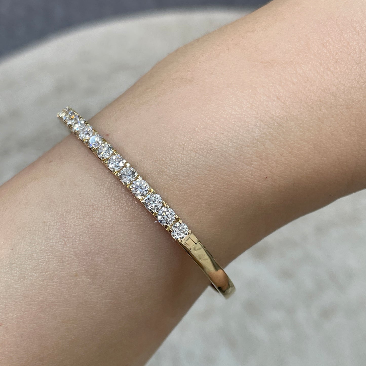 9k Lab diamond round 2.9ct four-prong half tennis bangle