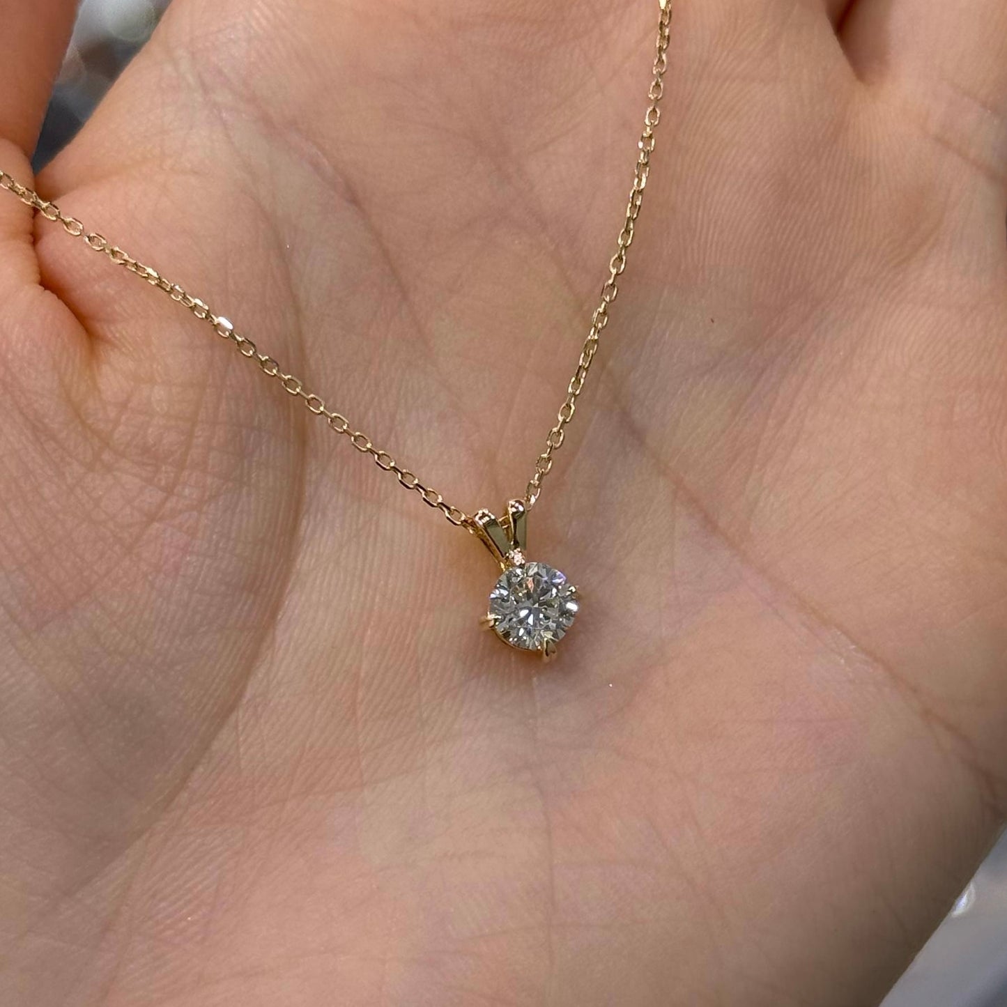Lab diamond round 0.5ct four heart-prong compass pendant with necklace