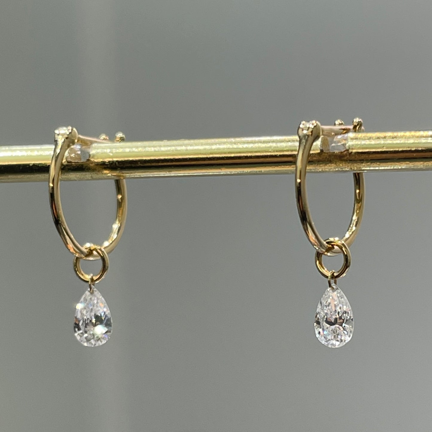 Lab diamond pear shape 0.4ct floating 10mm hoop earrings-pair