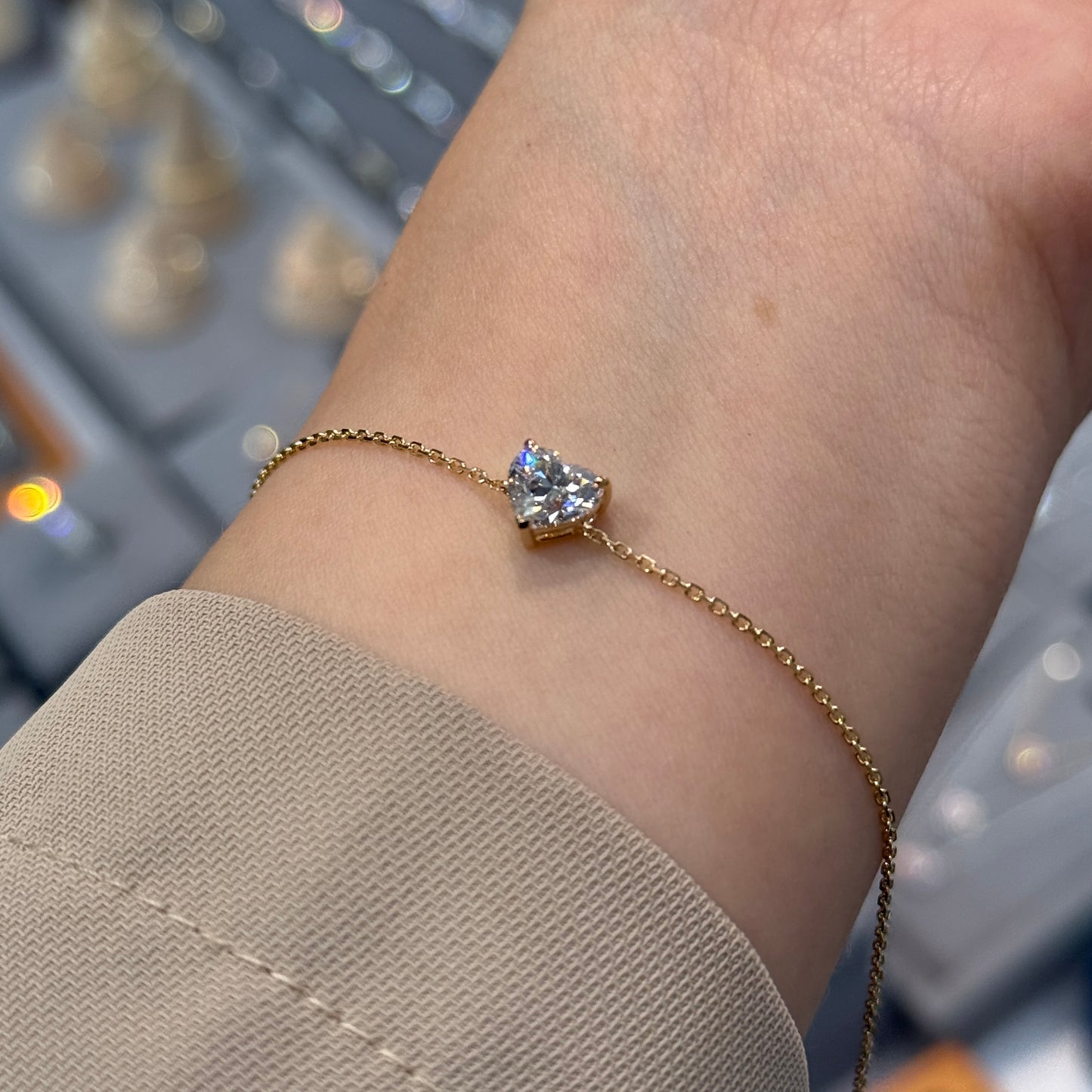 IGI Lab diamond heart shape 1ct three-prong bracelet