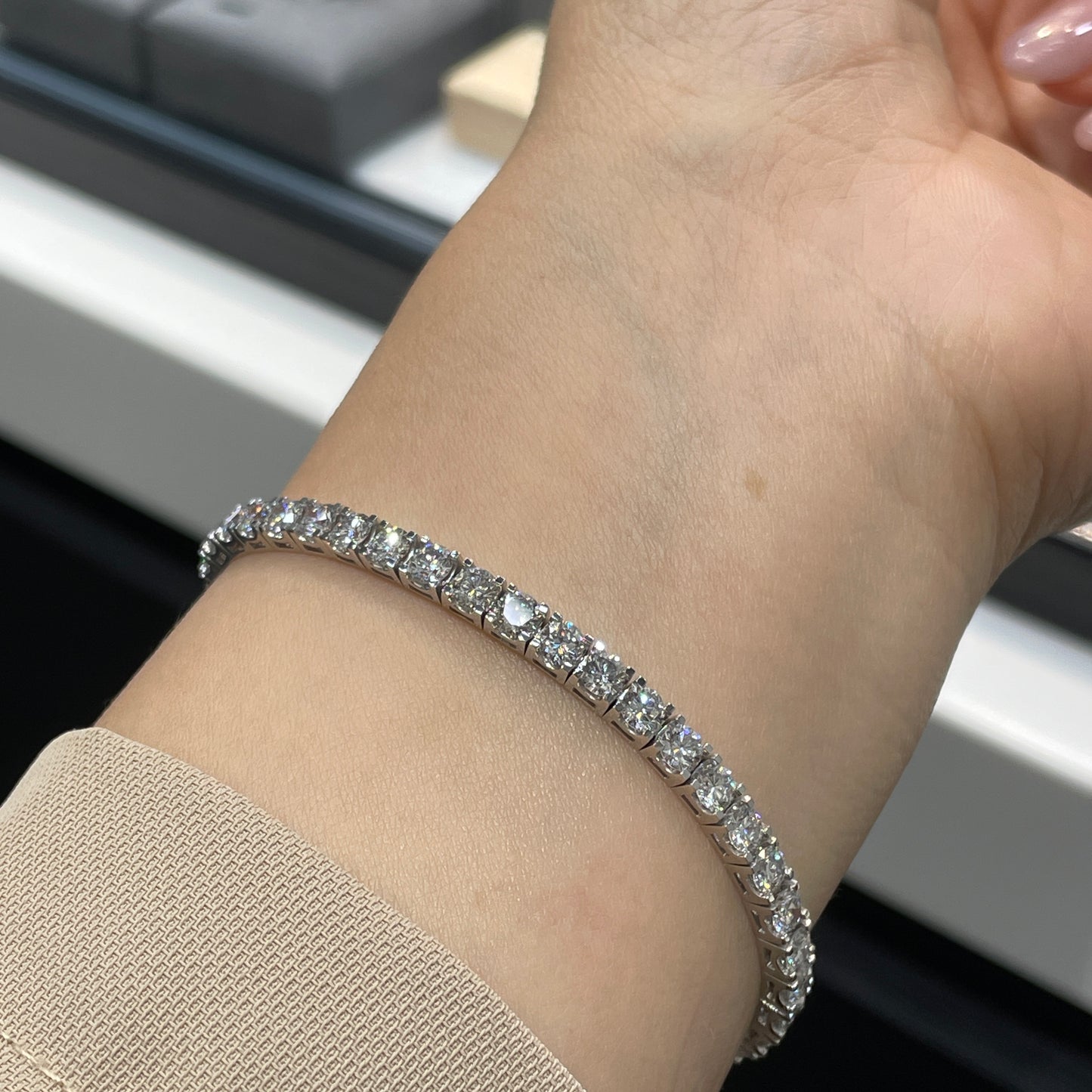 Lab diamond round 6ct cow four-prong tennis bracelet