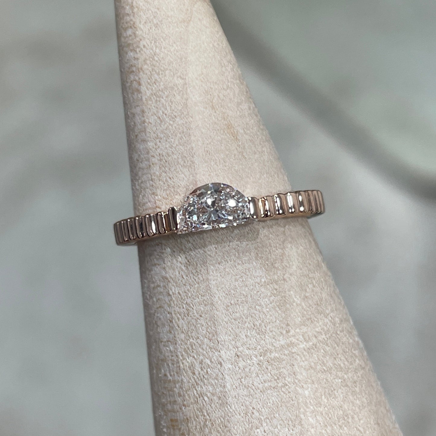 9k Lab diamond baby half moon 0.3ct vertical line band pinky ring