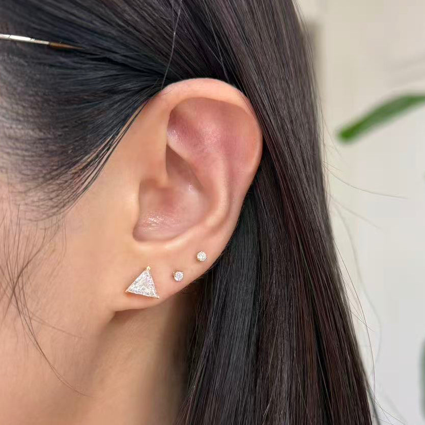 IGI Lab diamond Triangle cut 2ct stud earrings-pair
