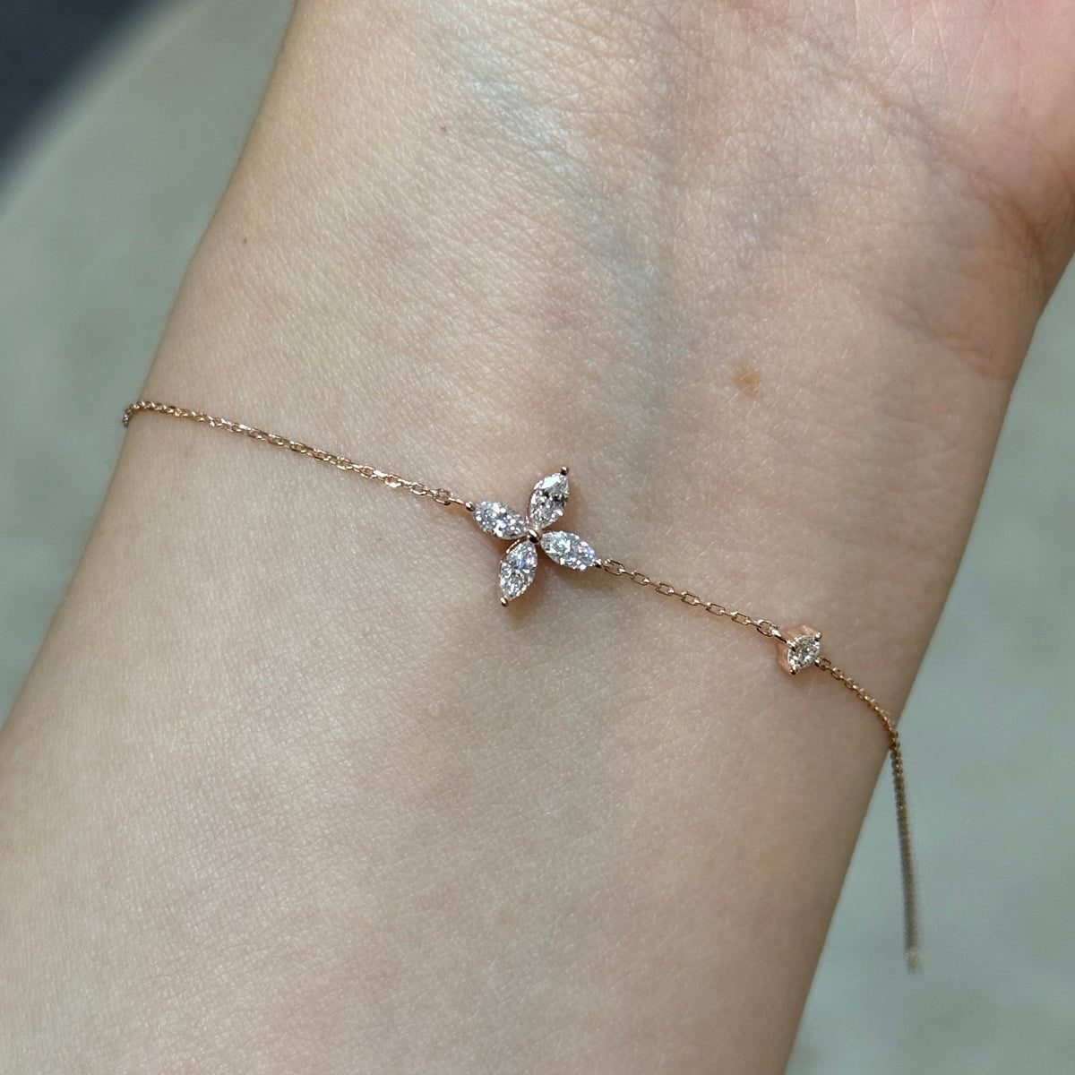 9k Lab diamond marquise flower with little diamond bracelet