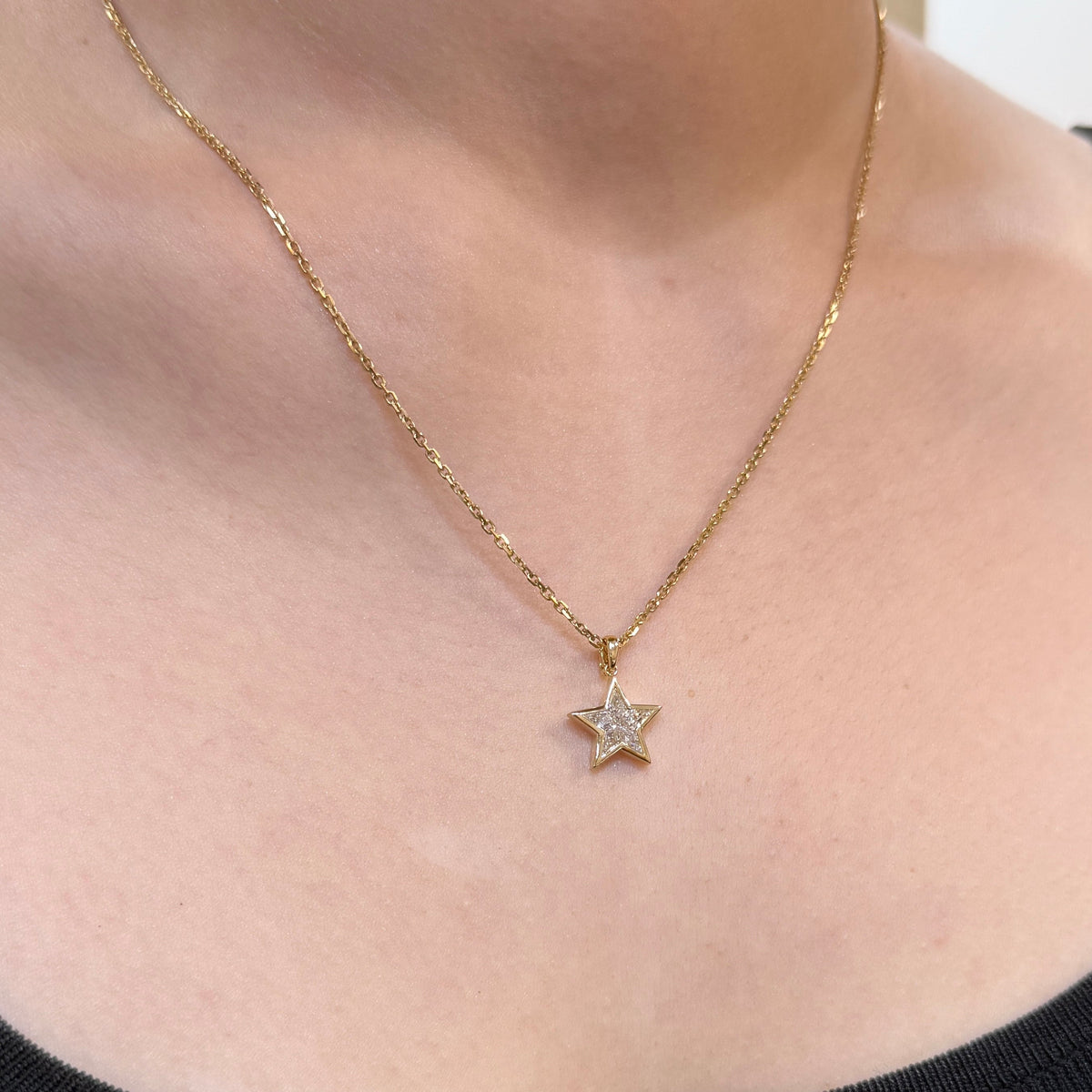 9k Lab diamond kite cut 0.65ct illusion star bezel open clip pendant