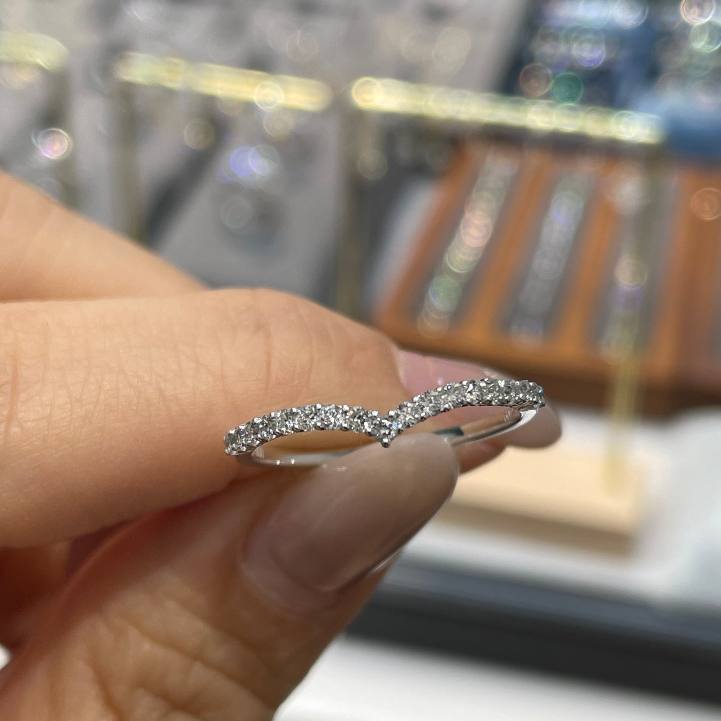 Lab diamond round 0.25ct v shape half eternity ring