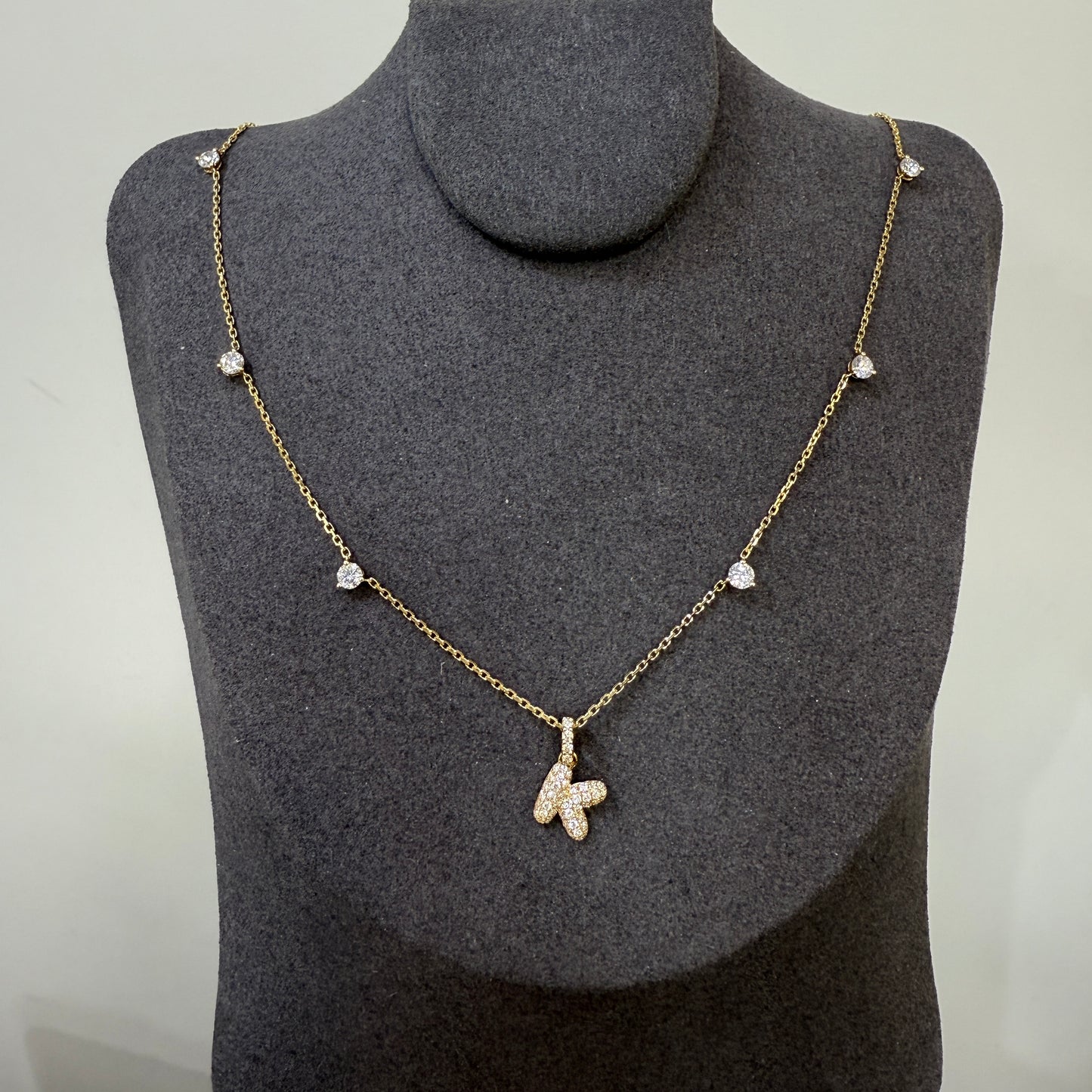 Lab Diamond Round 0.9ct six stone three -prong necklace