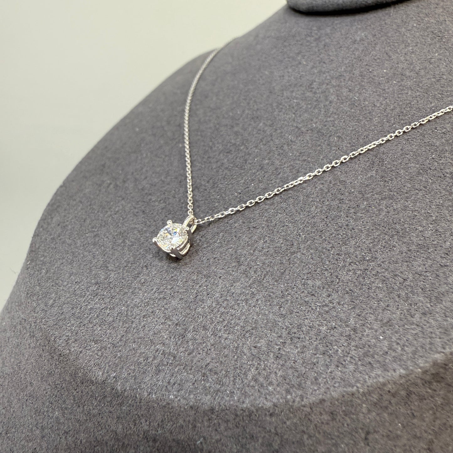Lab diamond round 0.5ct four-prong pendant