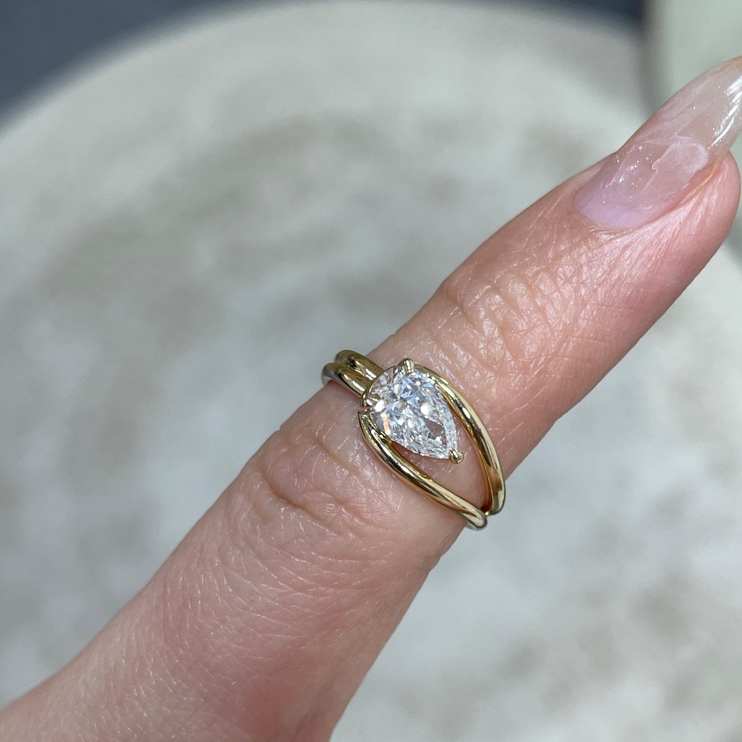 9K Lab diamond pear shape 0.5ct knot pinky ring