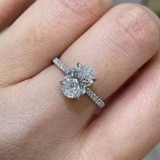 IGI Lab diamond Oval shape 1.6ct four-prong pave ring