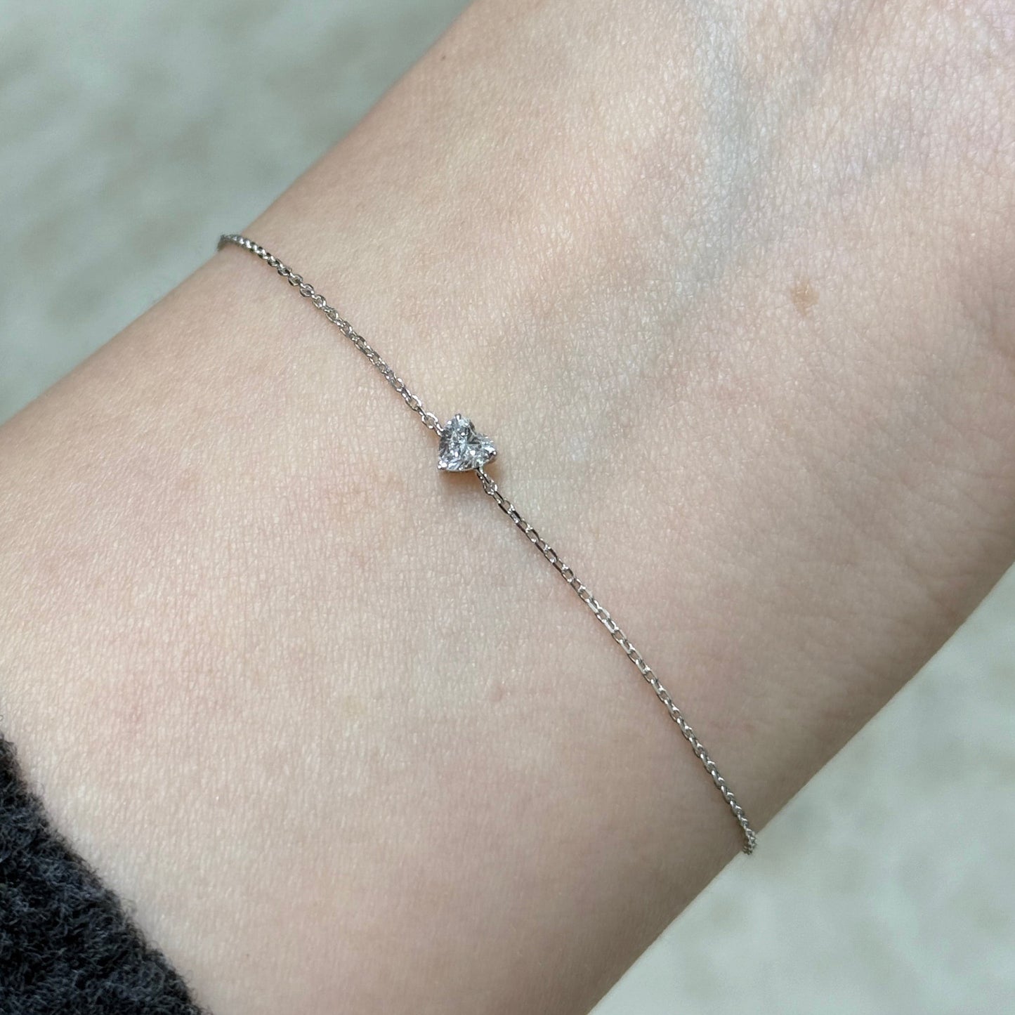Lab diamond heart shape 0.15ct three-prong bracelet