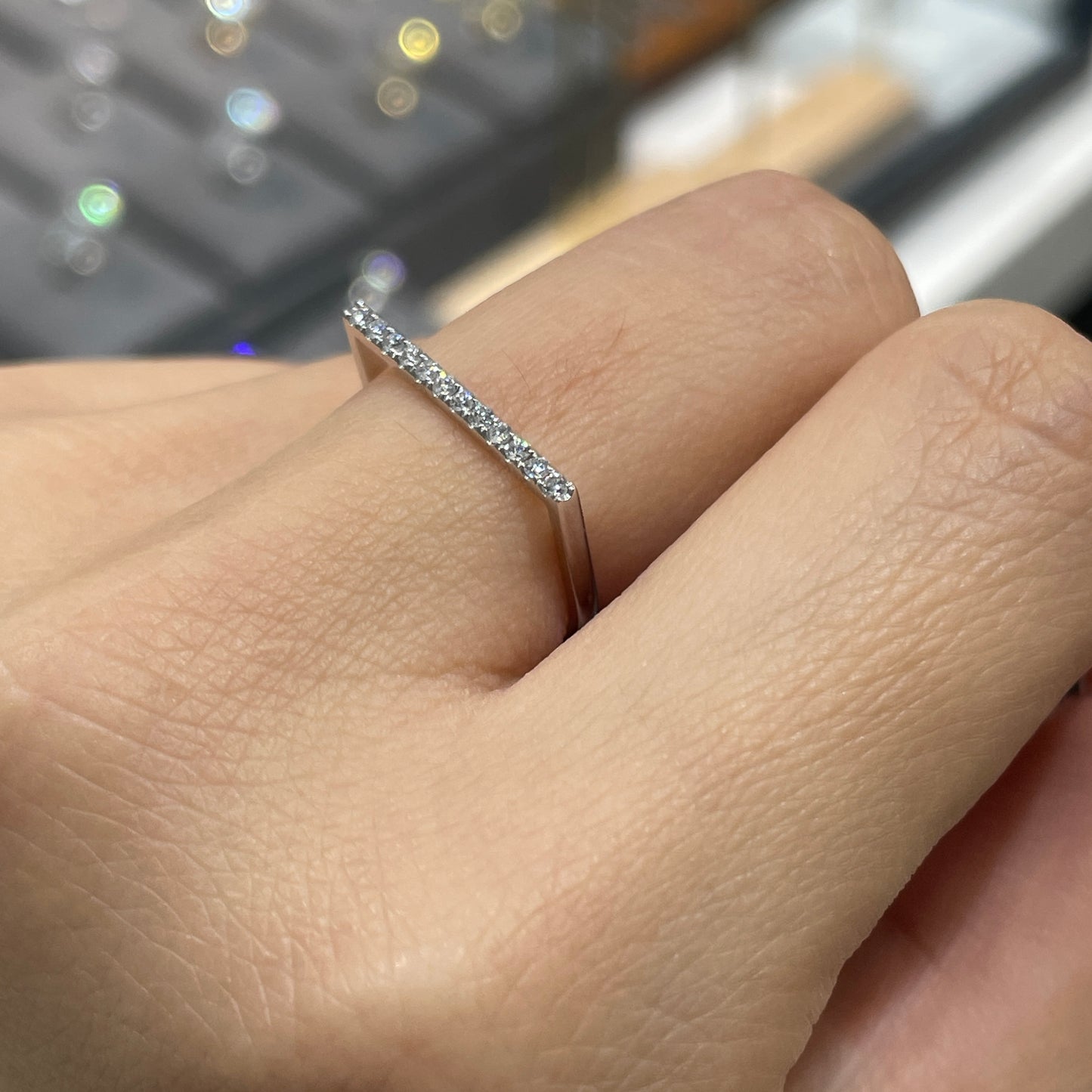 Lab Diamond round 0.1ct bar ring