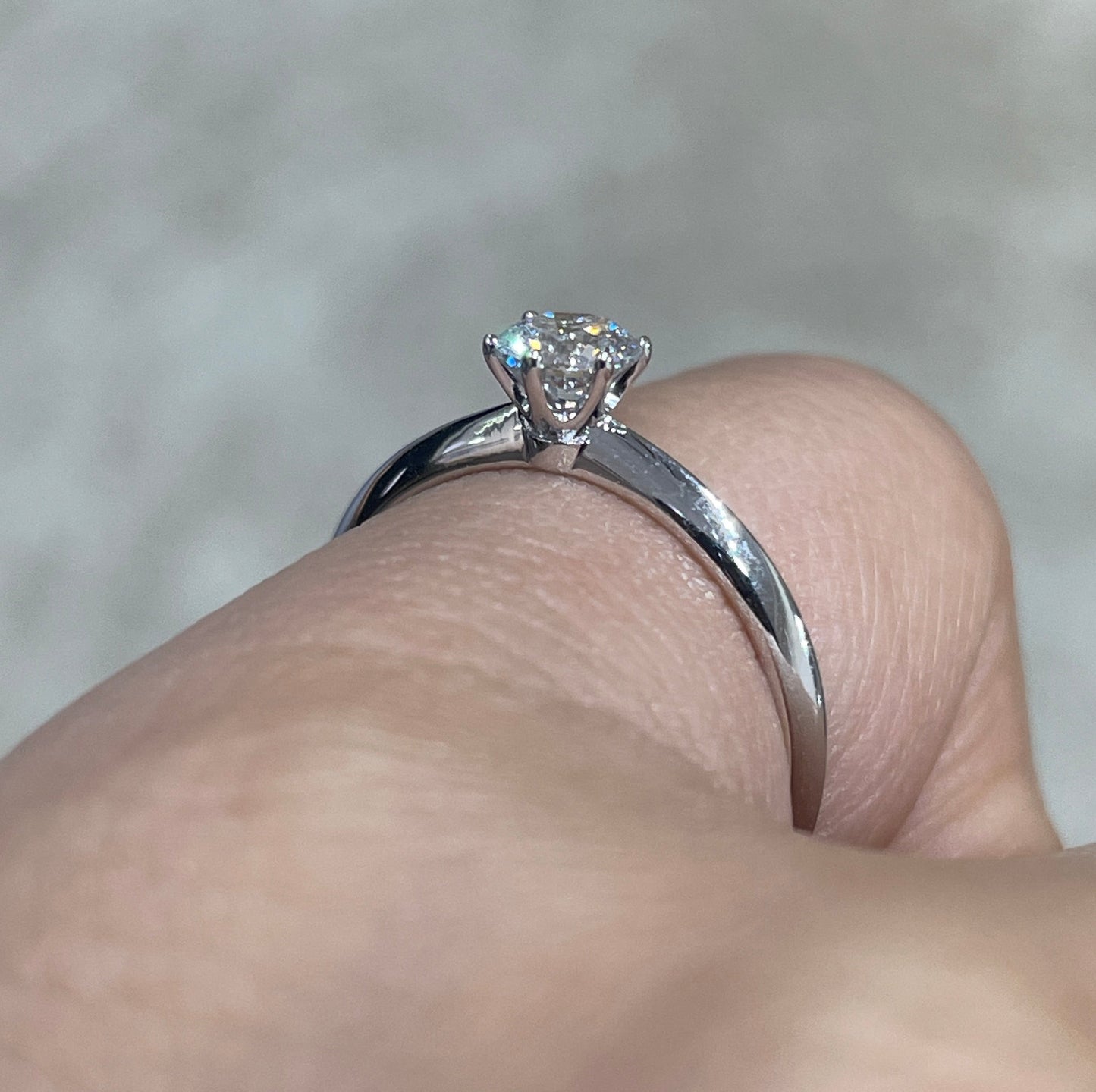 Lab diamond round 0.3ct six-prong knife edge band ring